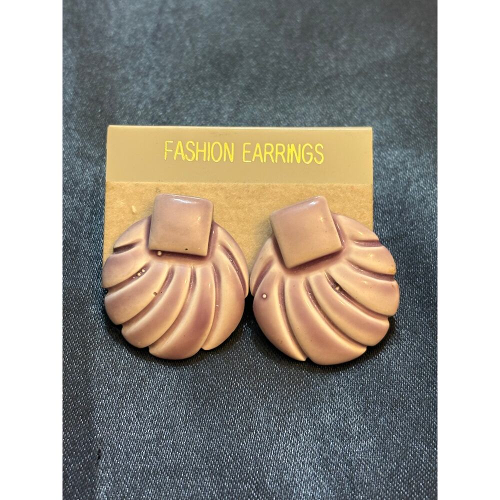Vintage old stock 1980s Mauve Shell Statement Earrings